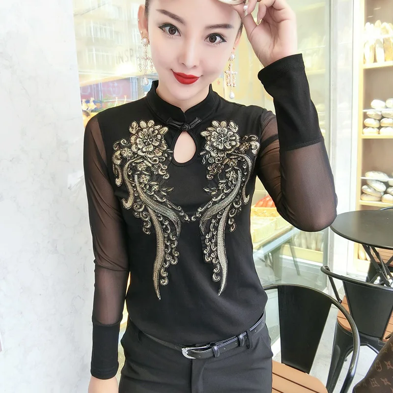 Женский прозрачный пуловер футболка составного кроя с вышивкой модель T9N702 в