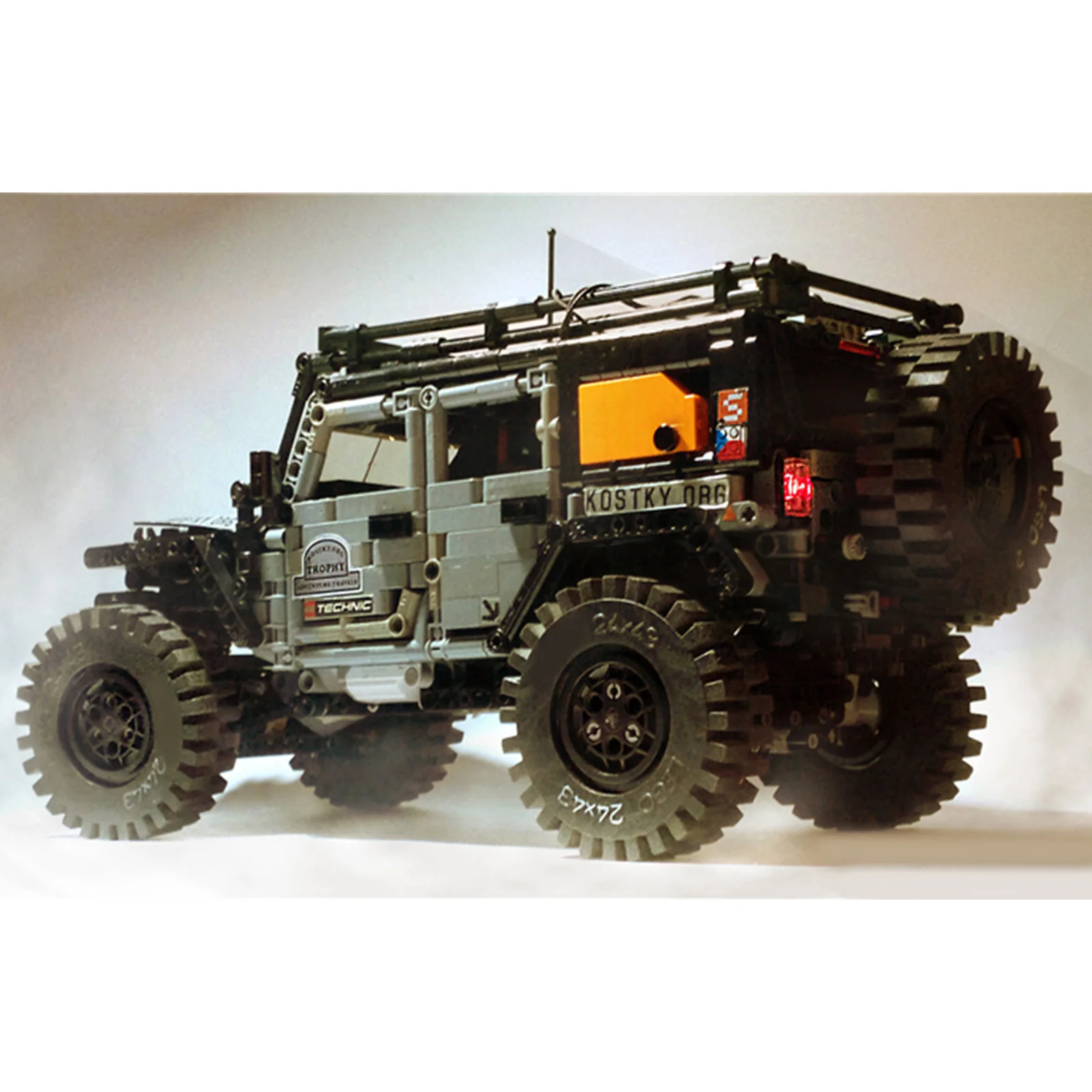 

1260Pcs 1:10 Off-Road Vehicle Building Blocks Remote Control Car Bricks Toy MOC Stem Toy For Children Toys Gift -Dynamic Version