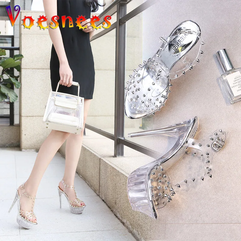 Босоножки женские из ПВХ на высоком каблуке 14 см прозрачные вечерние заклепками