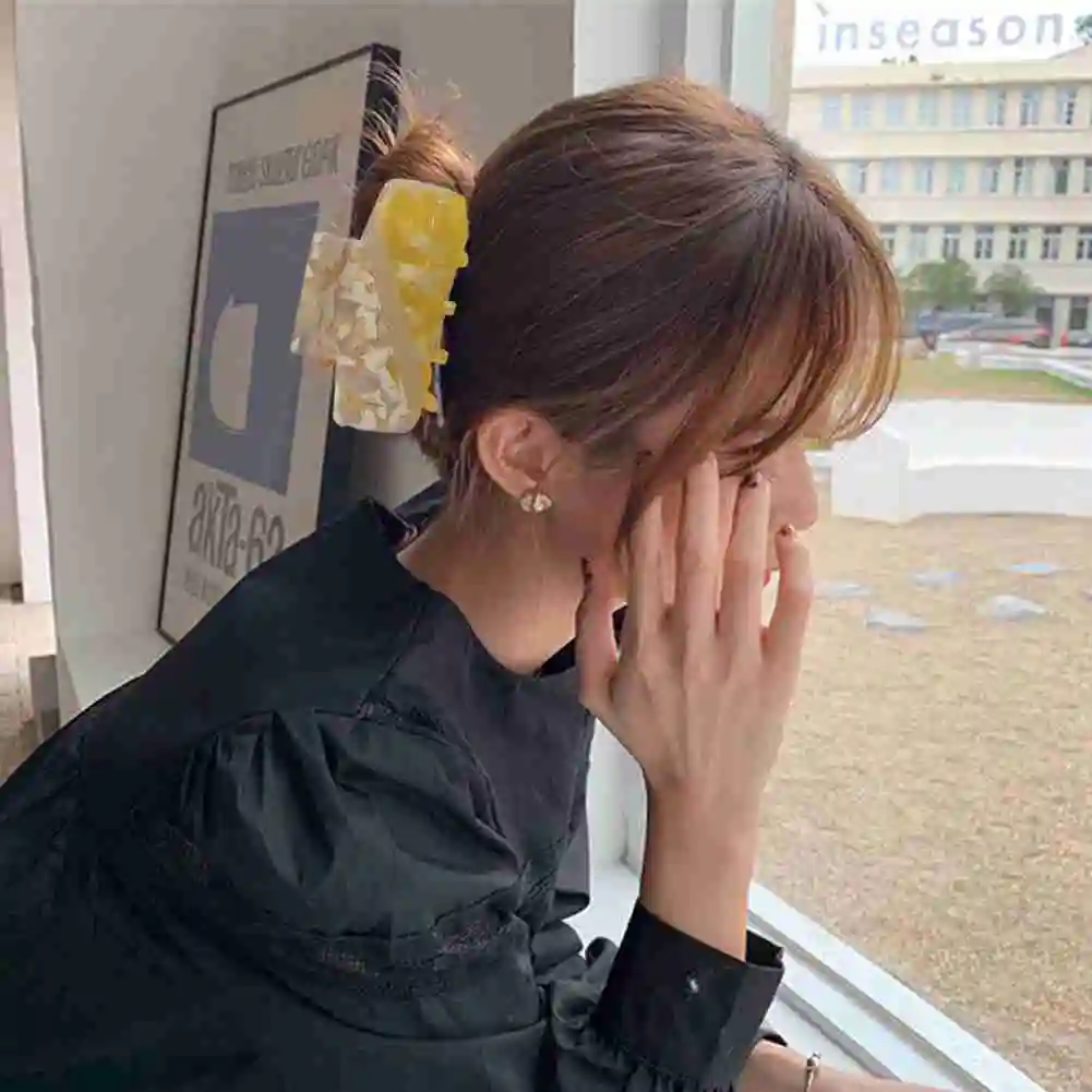 

Korean Large Hair Claws Barrette Crab Hair Clips Headwear for Women Girls Vintage Hair Clips Headband Hairpin Fashion Hair