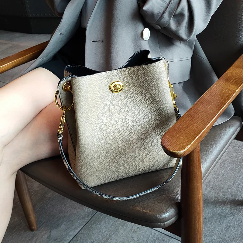 New head leather bucket bag Single Shoulder Messenger Bag Fashion Leisure high quality leather women's bag handbag messenger bag qiaobao 2018 newest cowhide leather handbag ladies tide leisure bag women fashion portable messenger bag shoulder leather bag