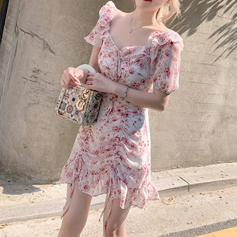 Женское мини-платье с цветочным принтом V-образным вырезом и рюшами | Женская