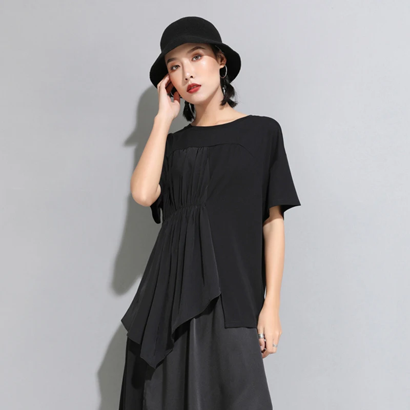 Женская Асимметричная футболка EAM черная плиссированная сложного кроя с круглым