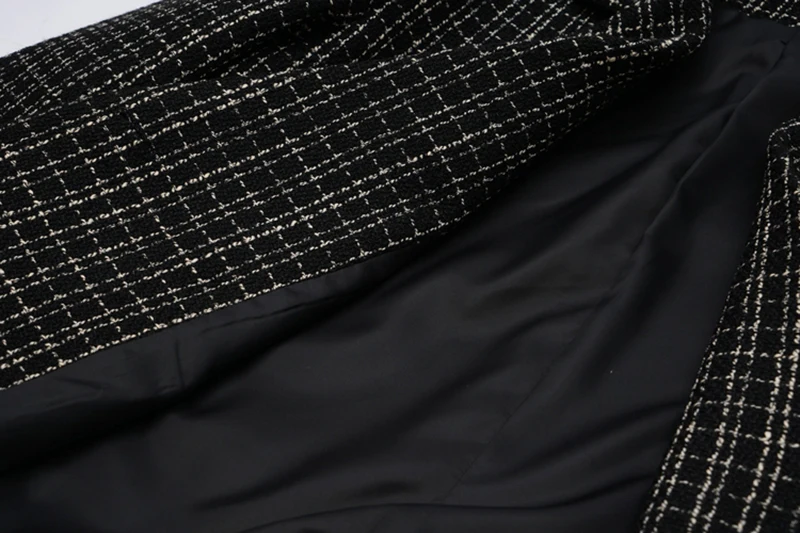 

[EAM] Women Black Plaid Double Breasted Blazer New Notched Long Sleeve Loose Fit Jacket Fashion Tide Spring Autumn 2021 1DD5727