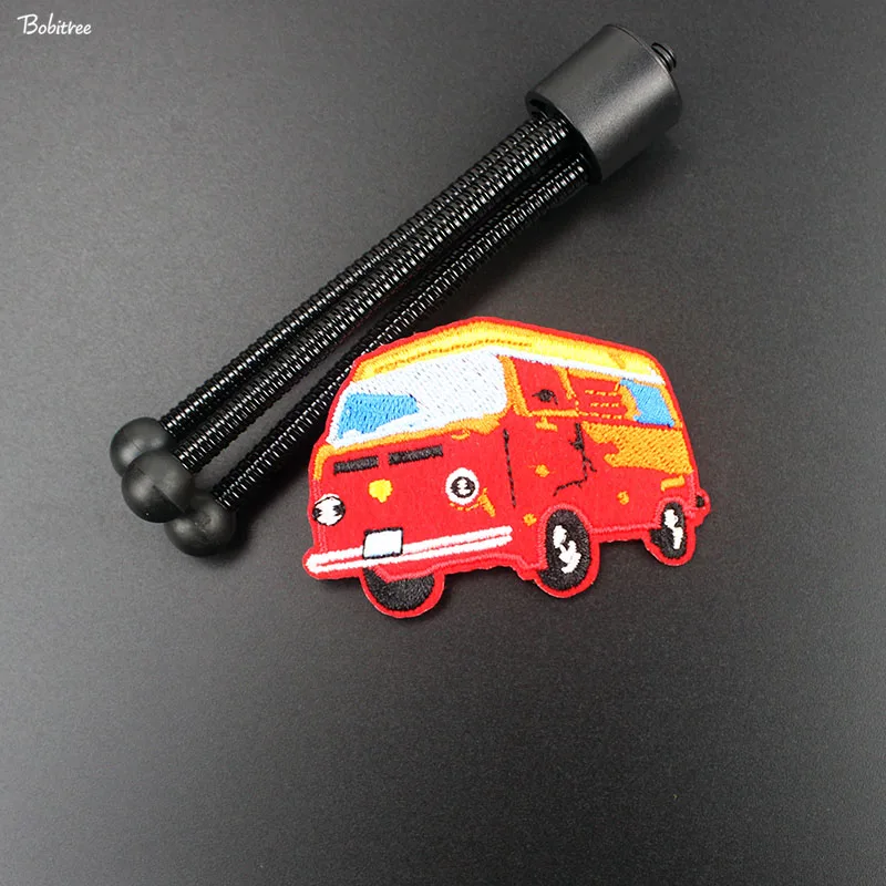 Мультяшные маленькие тканевые нашивки с красным автобусом вышитый значок