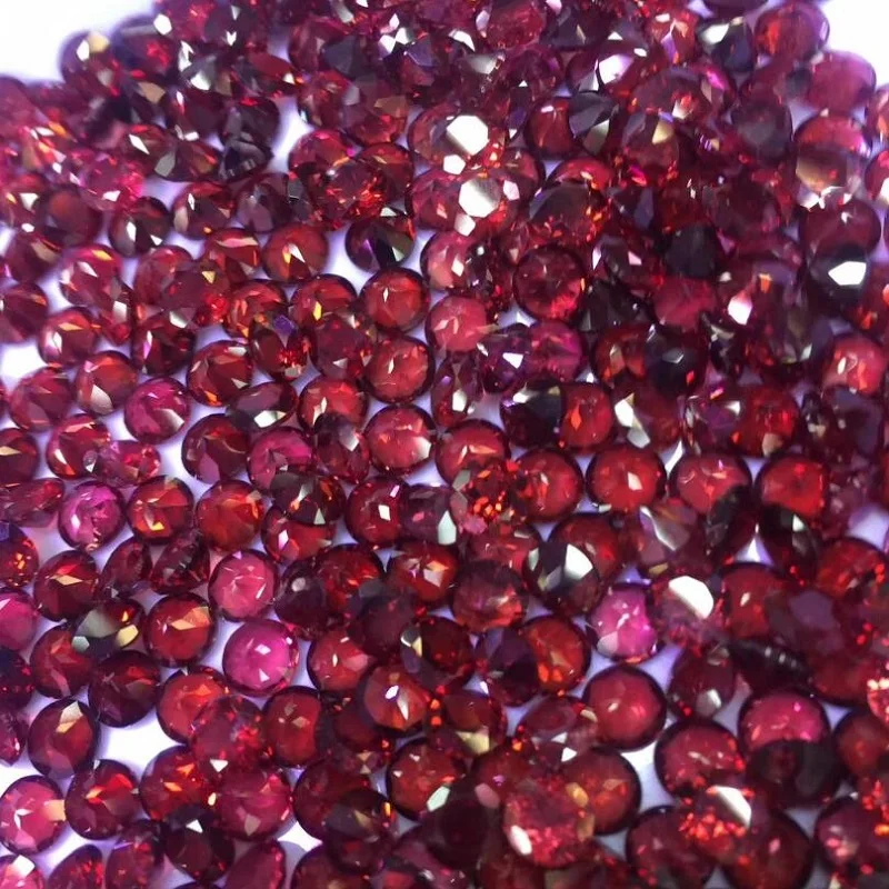 Кольцо из натурального граната 6*6 в форме сердца мм поверхность кольца