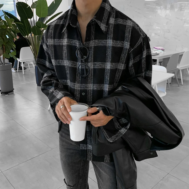 

2020 Spring And Autumn New Youth Popular Plaid Brushed Long-sleeved Shirt Fashion Casual Loose Lapel Wild Shirt Black M-XL