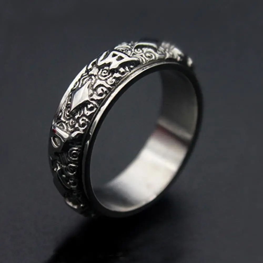 Женское кольцо с этническим тотемом серебряное из титановой стали круглым