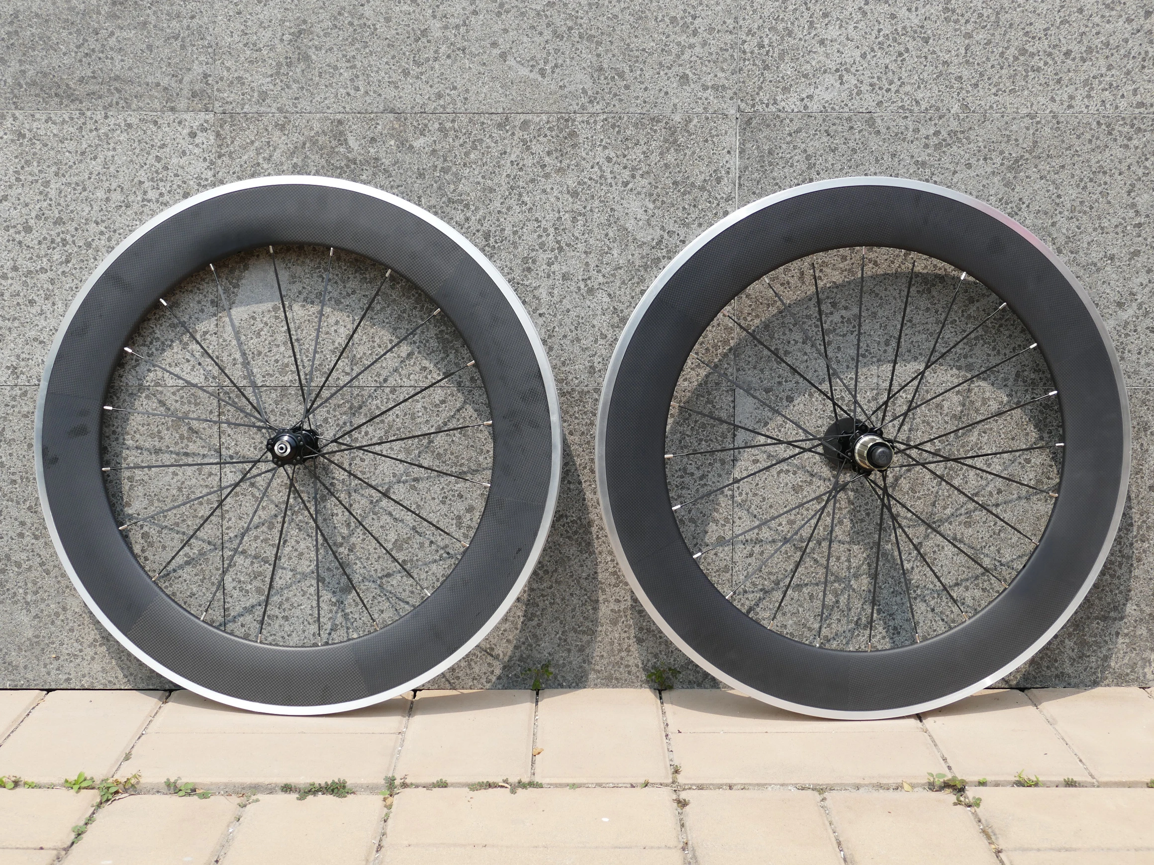

1 Pair : 3K UD Full Carbon Fiber Matt Glossy Road Bike Clincher Wheelset 80mm - width 25mm Bicycle WHEEL Set Rim 700C Alloy Side