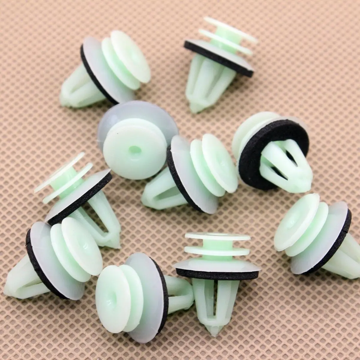 

20pcs Clips Mountings Fastener Screws with Seals for Mercedes Benz 0079889978