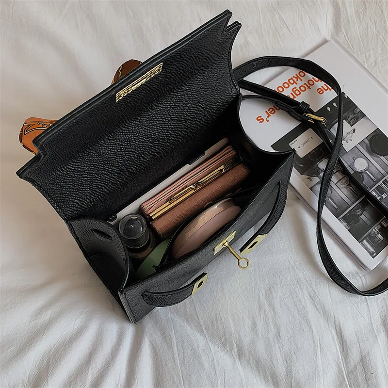 

2020 new fashion popular handbag Single Shoulder Messenger Bag Korean high quality women's bag silk scarf MINI SQUARE bag