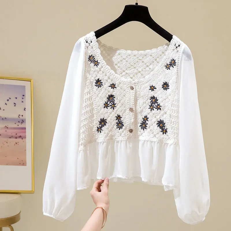 

Spring new French style retro temperament hook flower hollow out Daisy embroidery loose V-neck chiffon shirt blouse