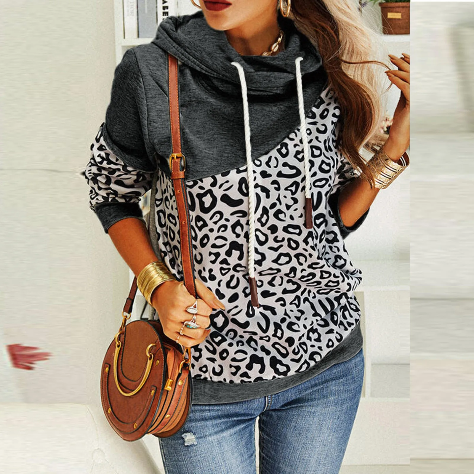 

Women Hooded Sweatshirt Leopard Patchwork Autumn Winter Turtleneck Tops Warm Long Sleeve Printed Hoodies Female Pullovers