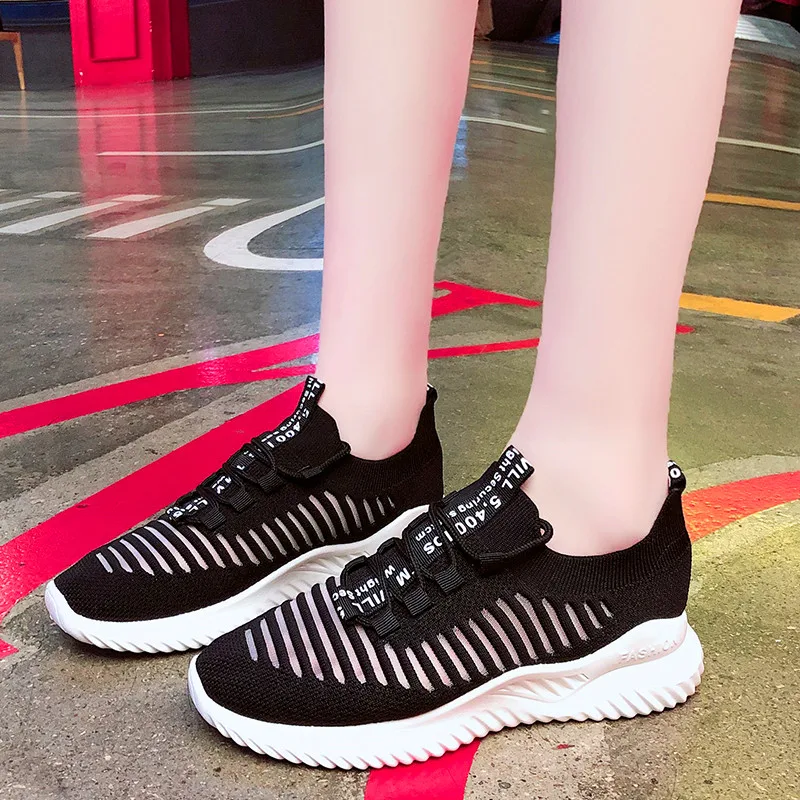 

Breathable Mesh Outdoor Sneakers Lightweight and Non-slip Wear-resistant Women's Shoes Wild Trend Shoes Women's Vulcanize Shoes