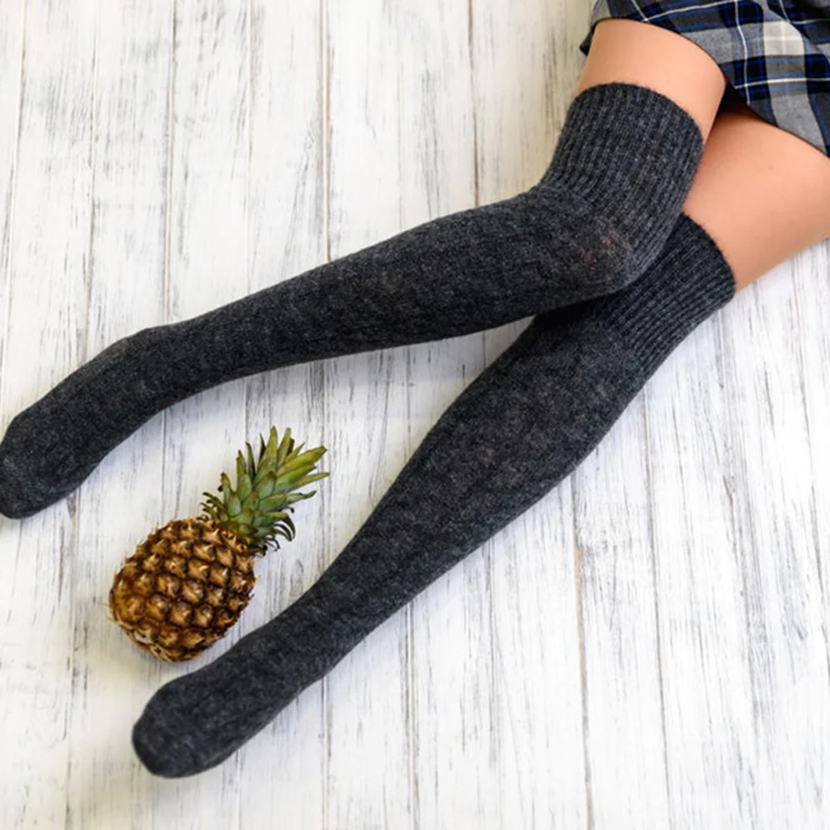 

Толстые теплые носки, зимние женские длинные чулки, теплые высокие носки до бедра, модные женские гольфы для девочек, зимние термоноски, мяг...