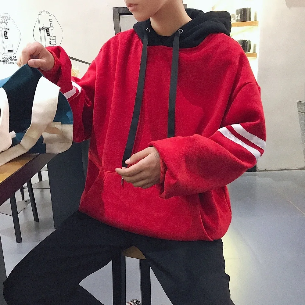 

Hoodies & Sweatshirts