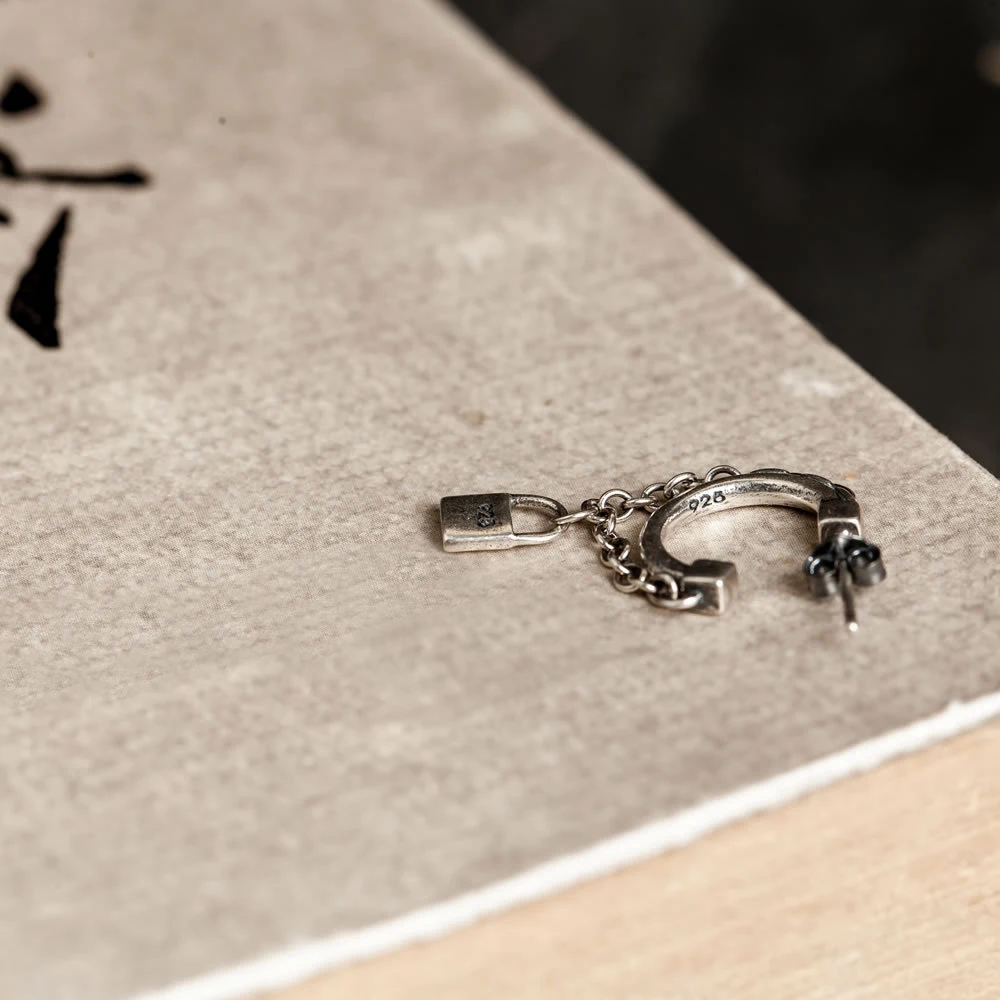 Мужские и женские байкерские сережки с цепочкой серебристые сережки-гвоздики