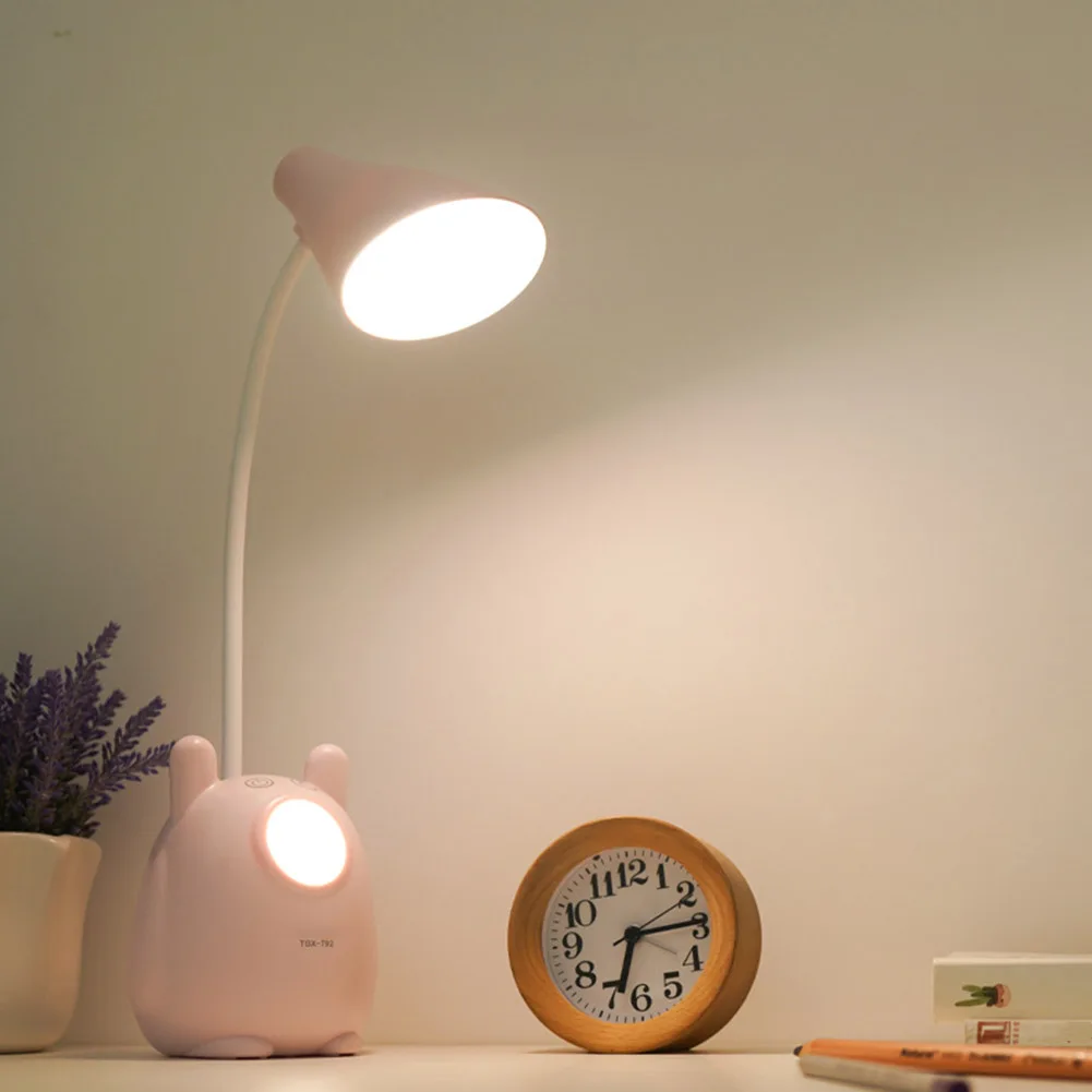 

Настольная лампа с регулируемой яркостью, светильник для учебы с подключением к USB и умным зарядным устройством, двухцелевая светодиодсвет...