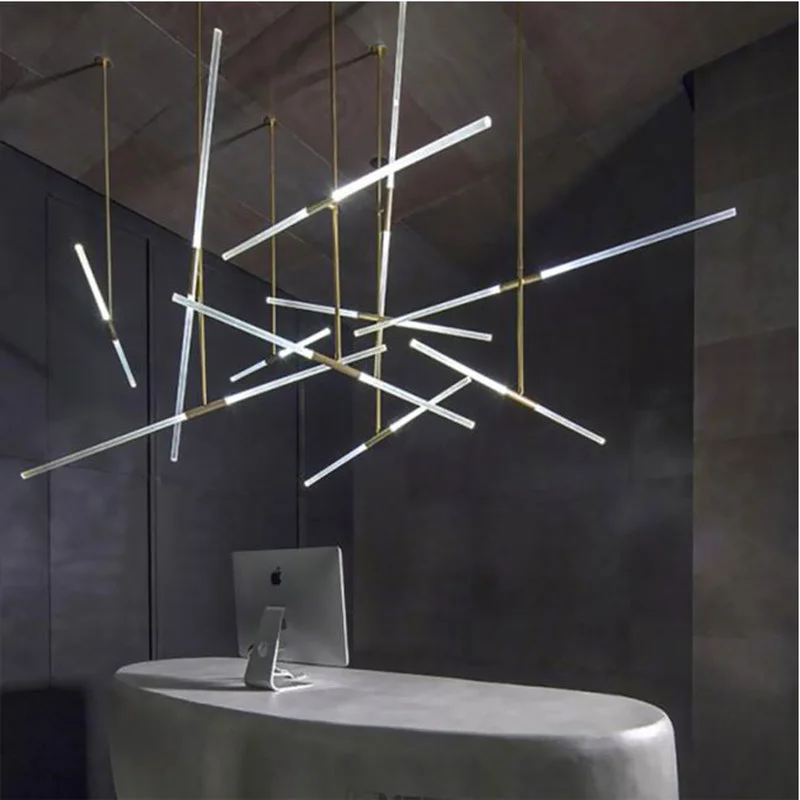 Творческий золотого цвета с украшением в виде кристаллов подвеска &quotВесы&quot