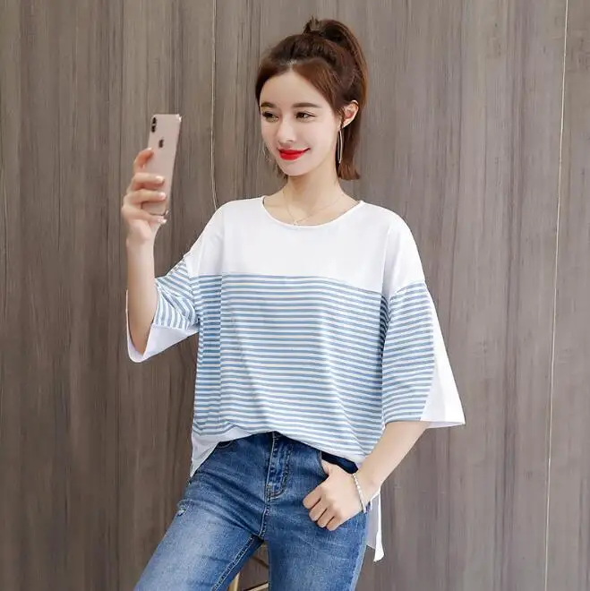 

Женская футболка с круглым вырезом, коротким рукавом и полосками