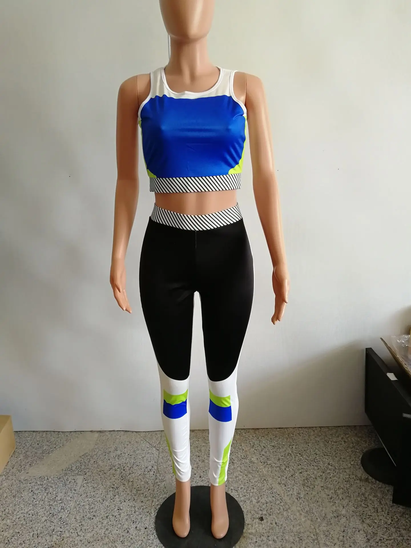

Women Tracksuit 2 Piece Sets Panelled Sporty Vest and Leggings Joggers Sweatpants Wholesale Fitness Workout Outfit Dropshipping