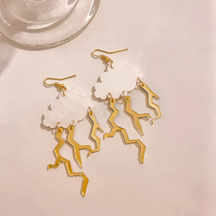 

Sweet Creative Resin Lightning Cloud Funny Earrings for Women Girl Gold Color Metal Arcylic Statement Dangle Earrings Pendientes
