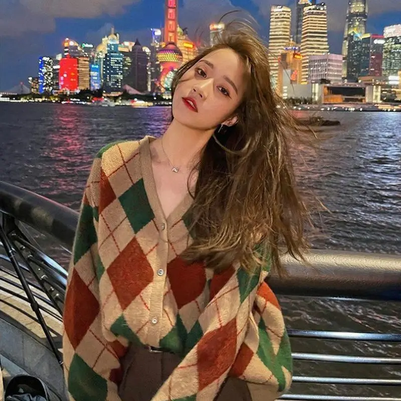 

Women's Loose V-neck Vintage Cashmere Sweater Cardigan Female Spring Autumn Short Long Sleeve Crop Plaid Sweater Knitted Top