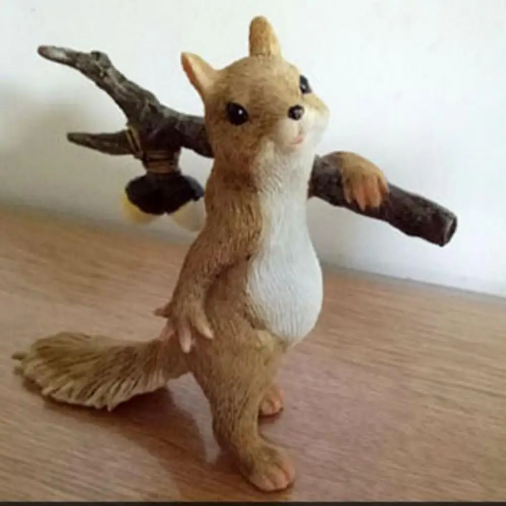 Бесплатная и милая белка скульптура из смолы для трех братьев креативные