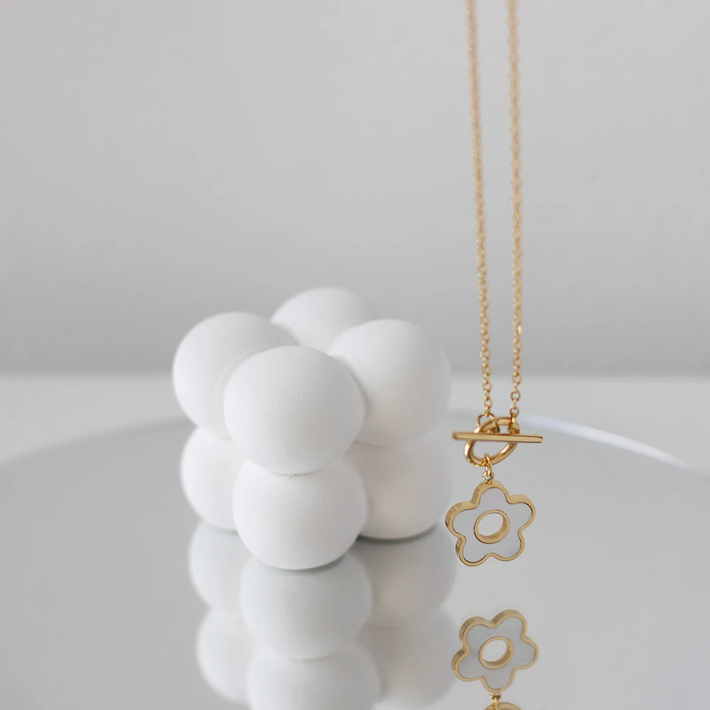 

Fashion Choker Necklace Jewelry Stainless Steel 18K Gold Daisy Flower Pendant Necklace Chain for Women