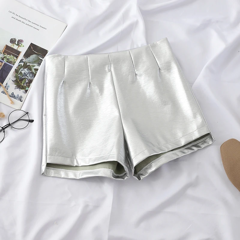 Шорты женские летние из экокожи с широкими штанинами и высокой талией | Женская