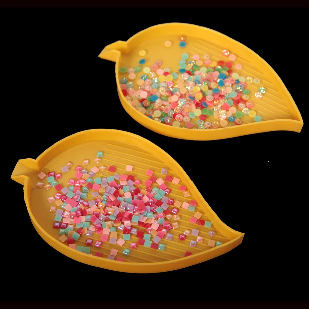 

Leaf-Shaped Tray Large Capacity Diamond Painting Tool Cross Stitch Beading Plates Leaves Drill Plate Accessories Embroidery Kits