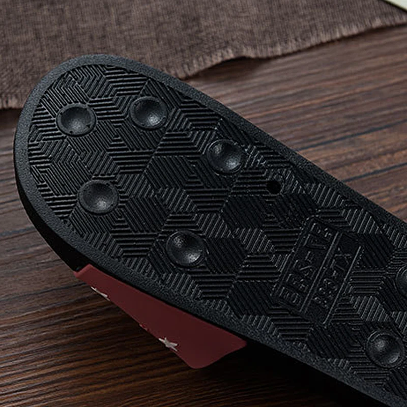 Новые женские шлепанцы с мягкой подошвой Пляжная женская обувь Летние милые