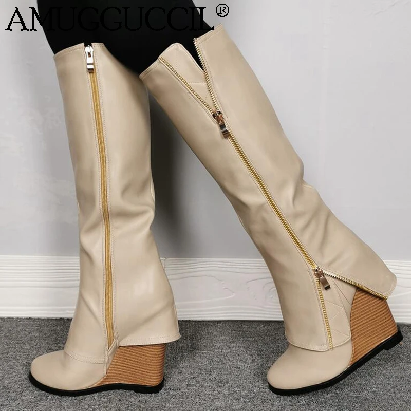 Женские сапоги на танкетке коричневые до колена молнии высоком каблуке большой