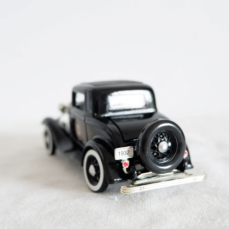 Модель старинная из металлического сплава в стиле ретро Классическая модель