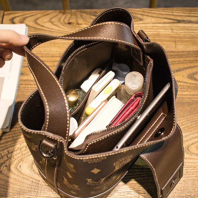 

Wide Shoulder Strap Fashion Handbag New Bag Casual Shoulder Bag Retro Diagonal Bag All-match Female Bag