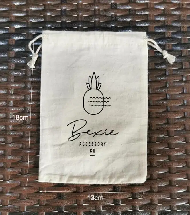 

200 шт. 13x18 см + 200 шт. 10x15 см 130 г сумки из натурального хлопка сумки на шнурке с черным логотипом