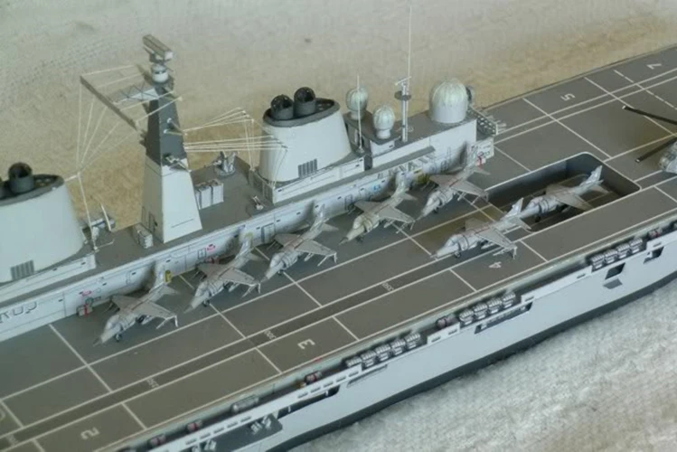 Масштаб 1:400 Великобритания Непобедимый авианосец (R05) 3D бумажная модель набор
