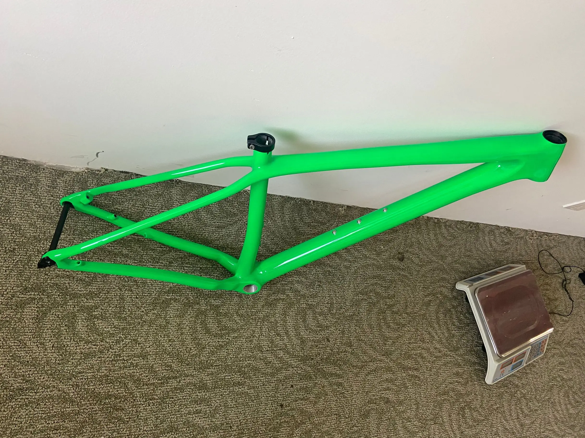 

Green color mountain bike frameset full carbon frameset T1100 ud glossy custom color and logos mtb frame made in taiwan