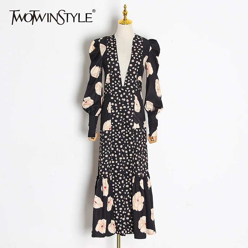 Женское платье с принтом TWOTWINSTYLE белое элегантное v образным вырезом длинными