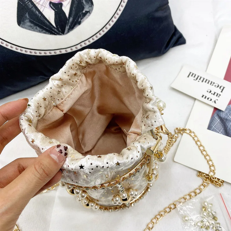 

Luxury Diamond Metal Bucket Pearl Handle Women Party Clutch Purses and Handbags Hollow Designer Bag Wedding Chain Shoulder Bag