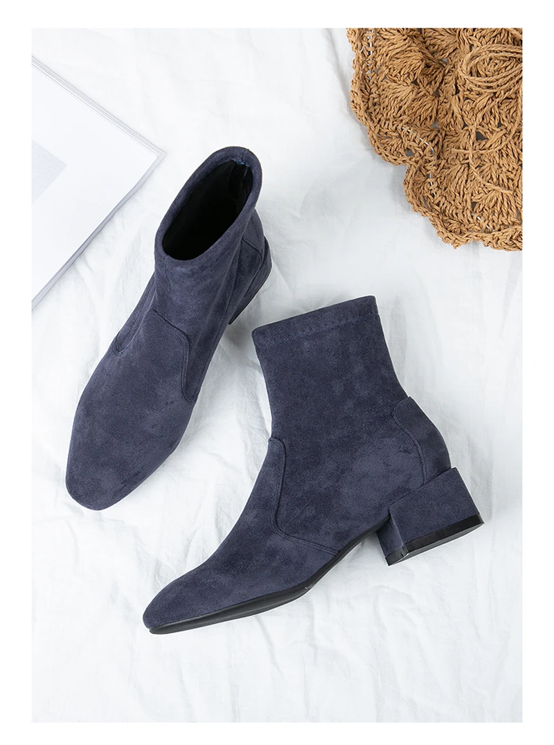 Botas mujer invierno; коллекция года; женские зимние ботильоны на меху; женские ботинки на высоком каблуке; однотонная женская обувь; цвет синий, черный