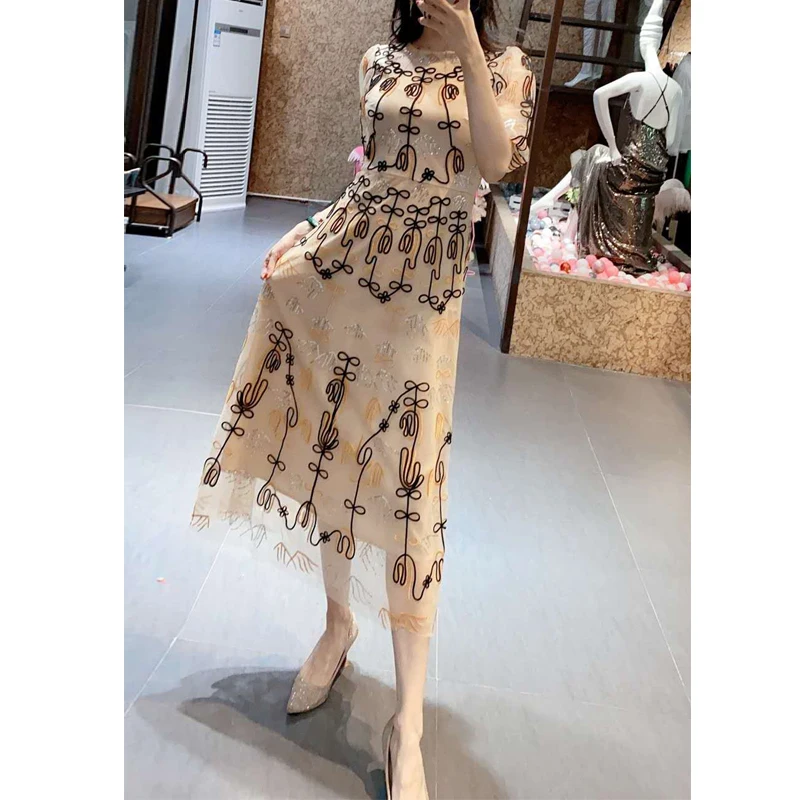 

AELESEEN Luxury Mesh Embroidery Summer Dress 2020 Runway Fashion Sequined Slim Flower Elegant Party Holiday Long Dress