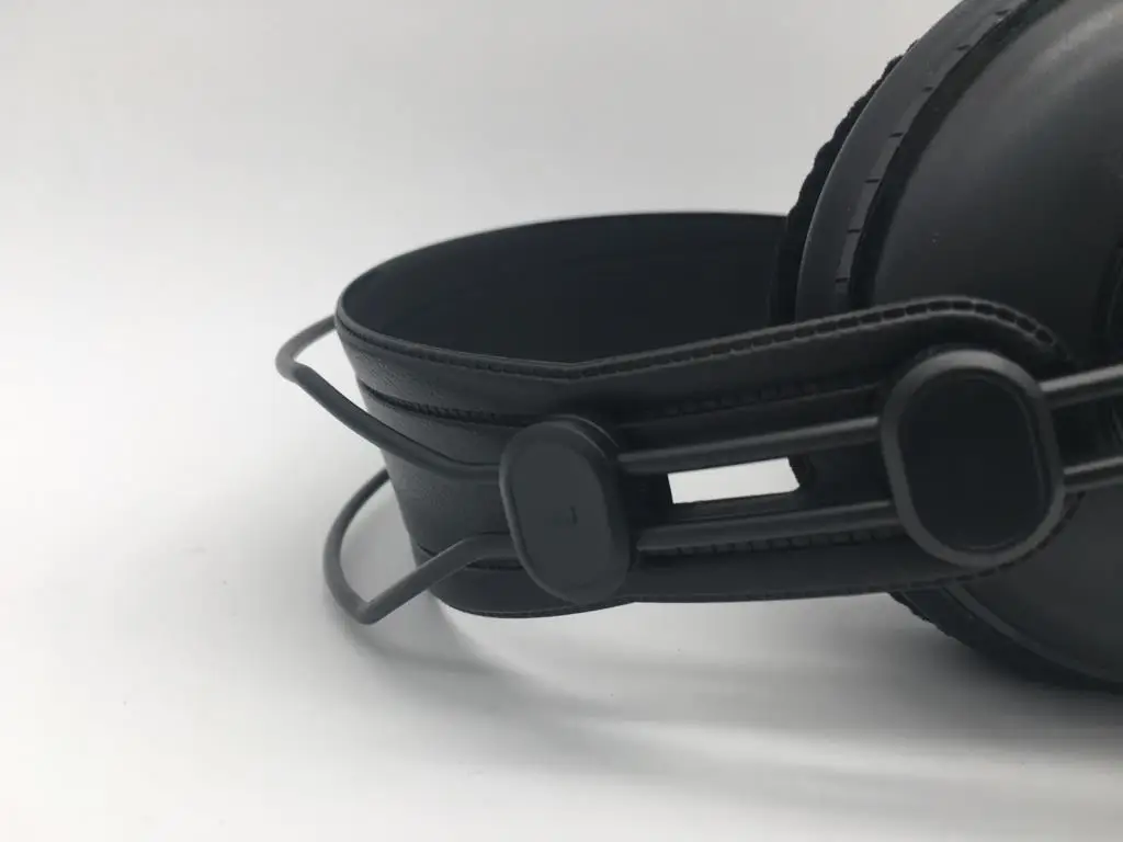 Профессиональные студийные наушники SAMSON SR950