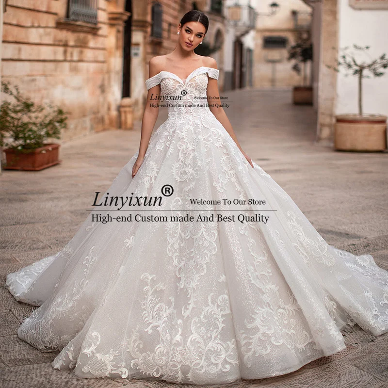 

Luxury A Line Wedding Dresses Sleeveless Lace Applique Sweetheart Wedding Gowns 2021 Sexy Backless Court Train Robe de mariée