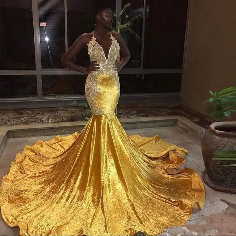 

2019 Elegant Yellow Velvet Prom Dresses For Black Girl Long Mermaid Halter Lace Appliques Evening Gowns