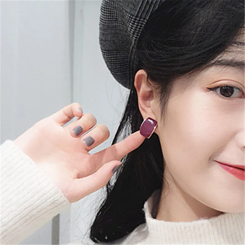 Классические цветные металлические серьги гвоздики геометрической формы