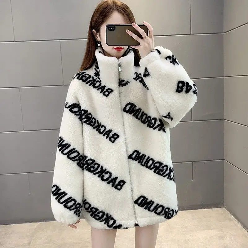

Autumn Alphabet Printing Loose Imitation Cashmere Women Fried Street Coat Clothing