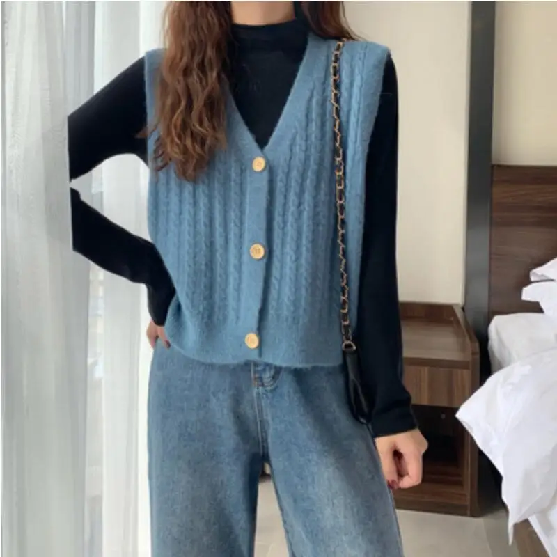 Женский трикотажный кардиган жилет без рукавов с V-образным вырезом