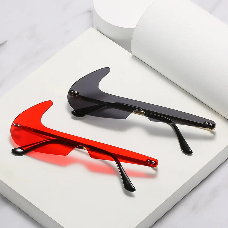 2021 New Fashion Rimless Sunglasses Personality Sports Style Luxury Brand Funny Glasses Sunglasses Women Vintage Oculos Feminino