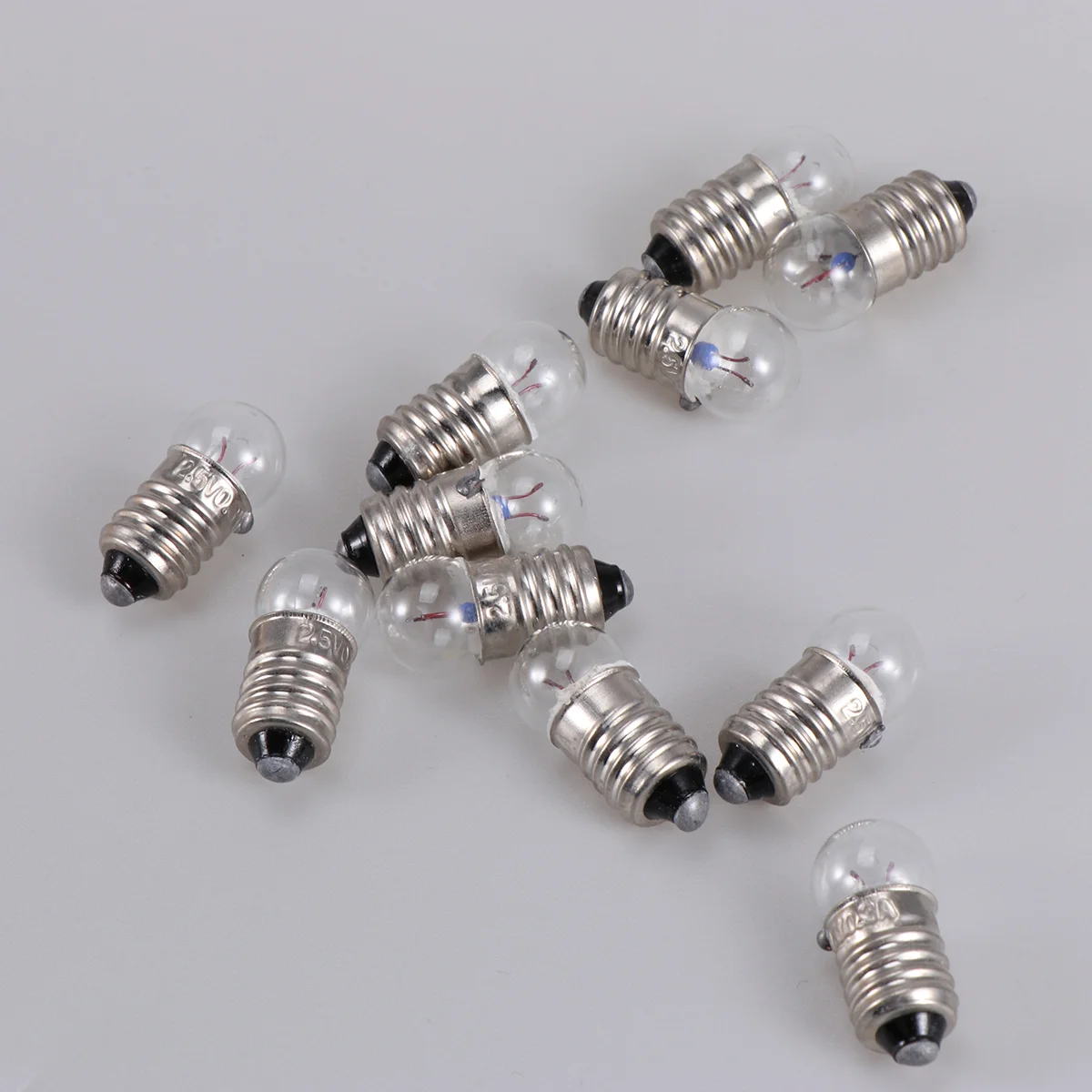 

10pcs E10 Flashlight Small Electric Bead Light Bulb 2.5V 0.3A Student Physics Experiment Small Bulb Lamp